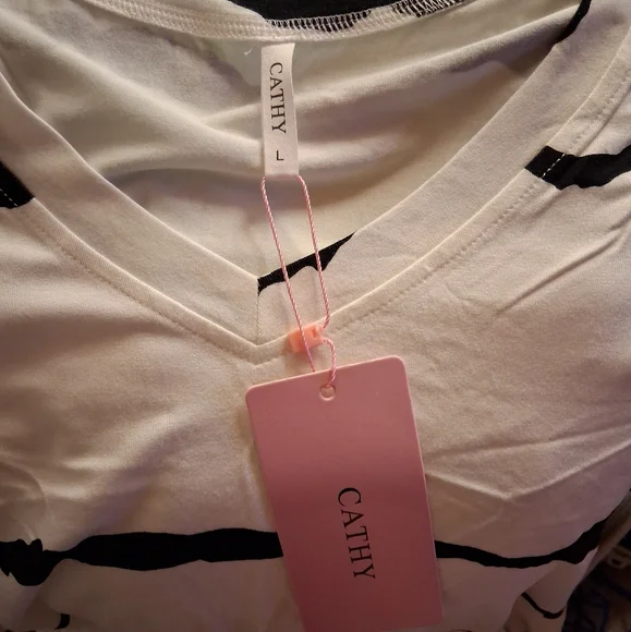 Sale Bold Stripped Overlap Sleeve Top - Picture 7 of 7